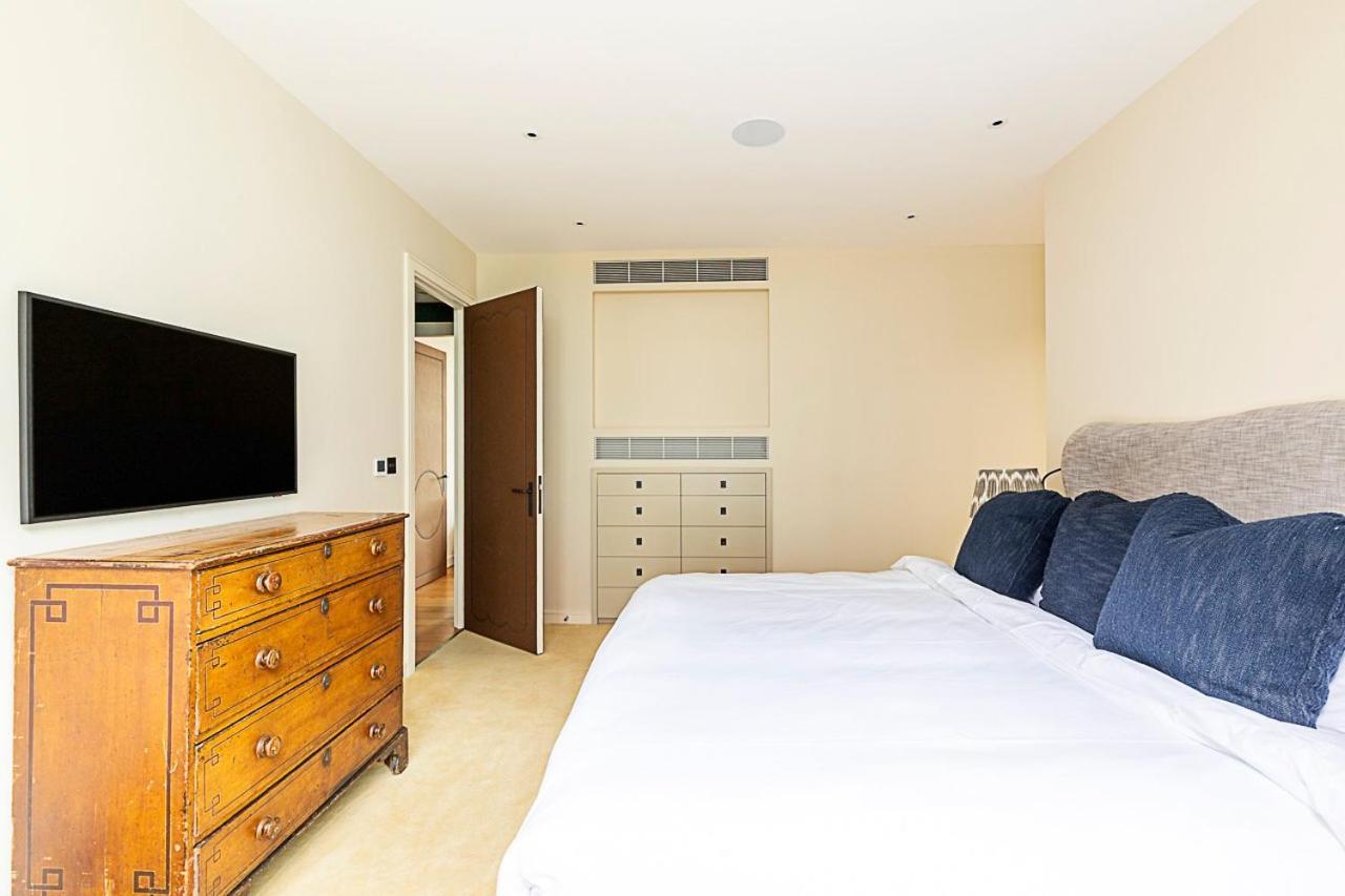 Luxury Penthouse Overlooking The Thames * London