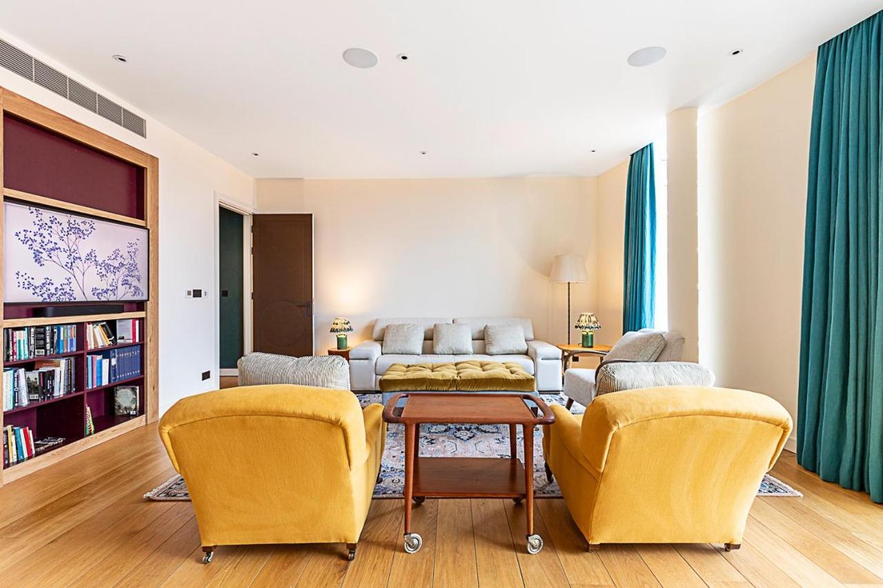 Luxury Penthouse Overlooking The Thames Apartment *
